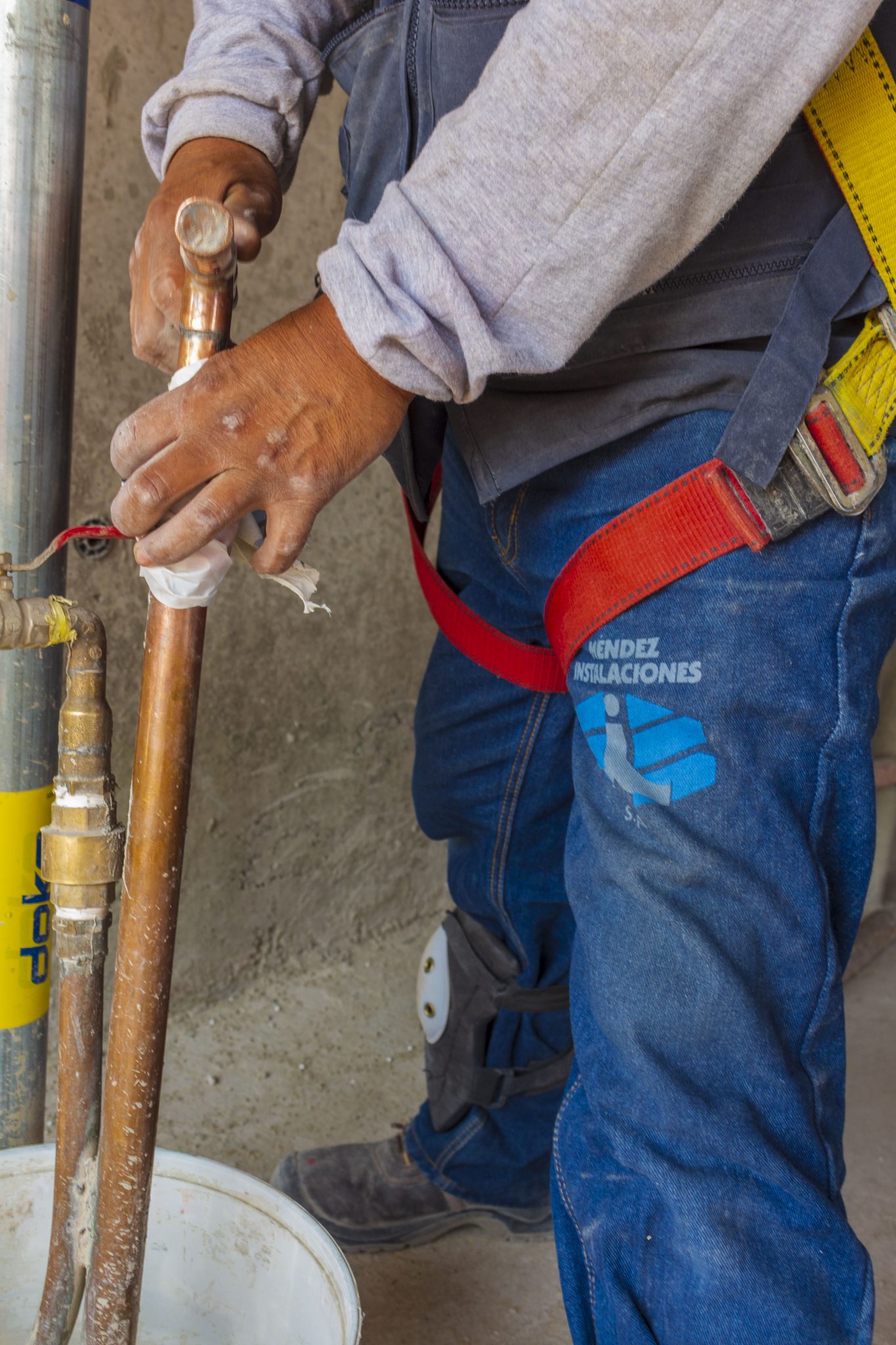 Prueba de presión en tuberías de gas. Precaución y seguridad. Somos especialistas